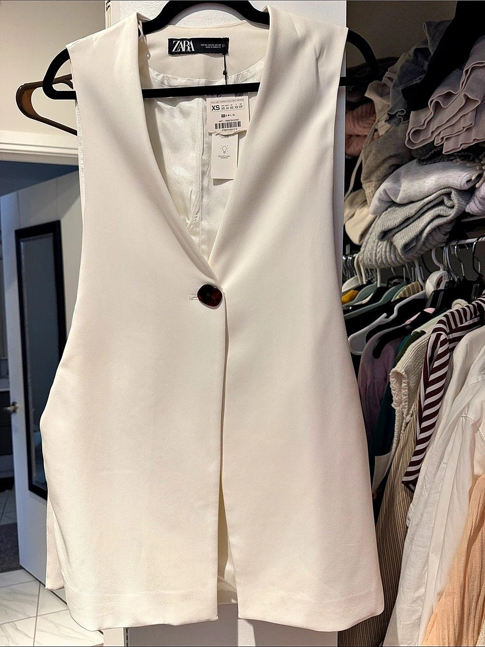Zara Sleeveless Button Front Vest in White Size XS NWT